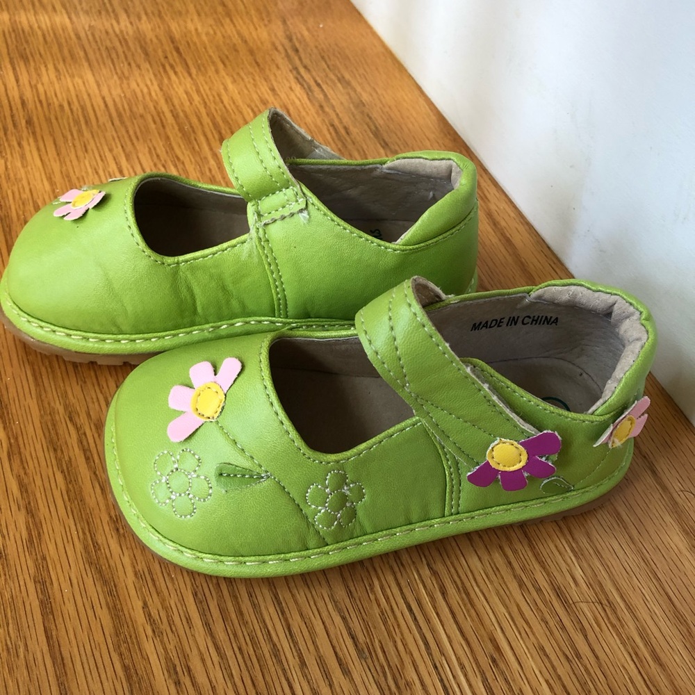 Izzy Bug Creations Alligator size 7 🌸